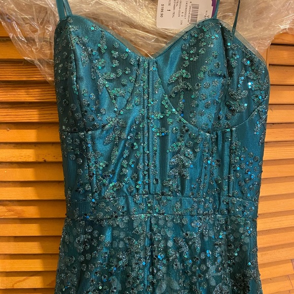 Formal Teal Gown - Picture 5 of 6